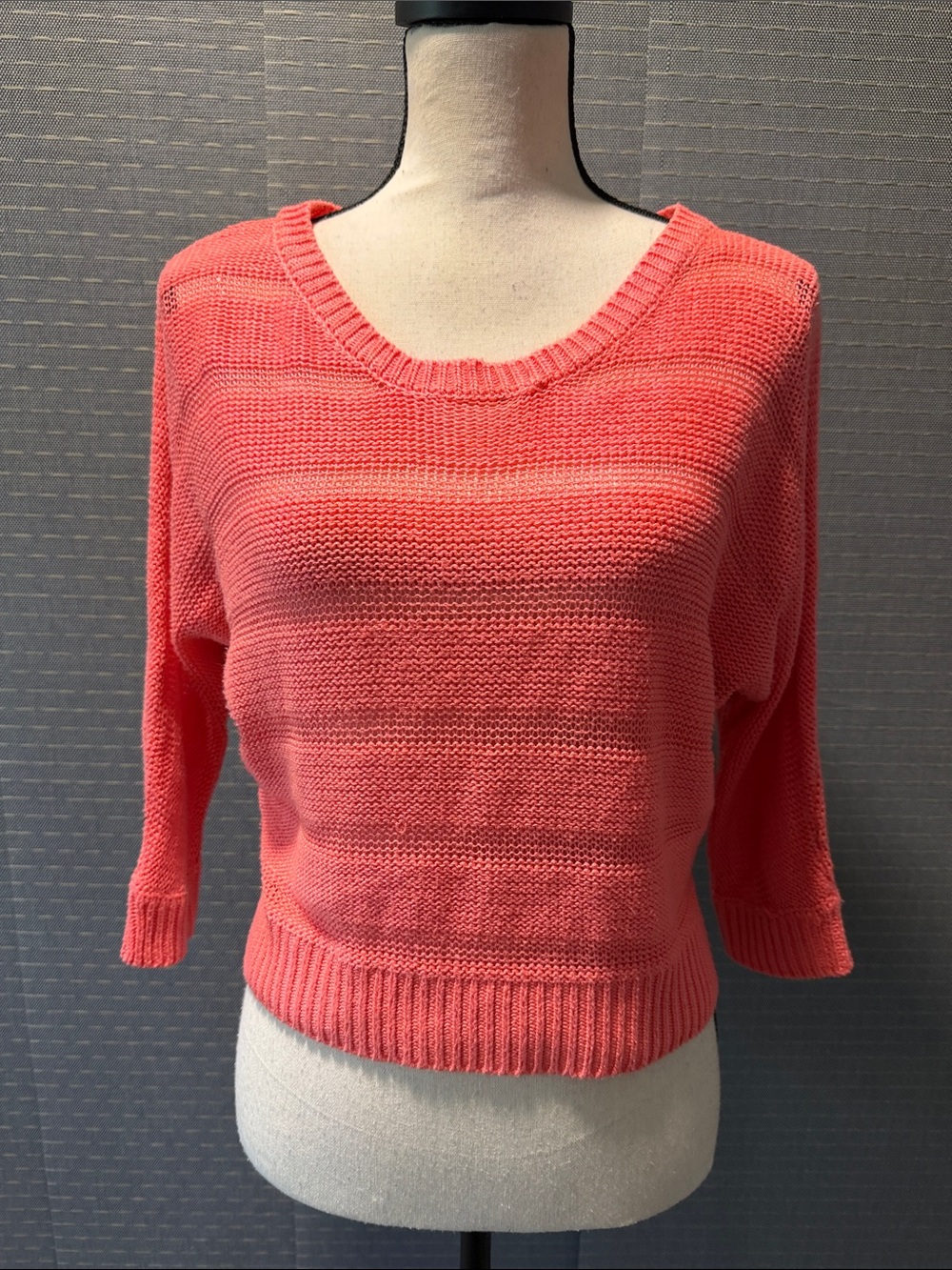 t/o Coral Scoop Neck Lightweight Knit Sweater